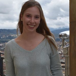 Meet your Posher, Nicole